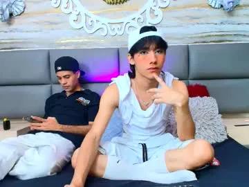 Freechat twinslovers_ on Chaturbate