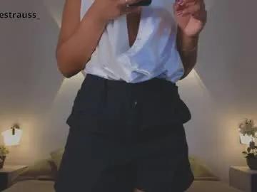 Freechat vanestrauss on Chaturbate