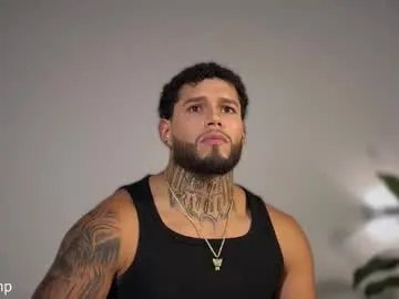 yamp_bigcock on Chaturbate