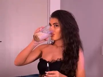 yasminaluna on Chaturbate