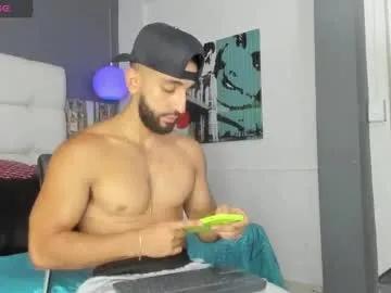 Private yiyo10_ on Chaturbate