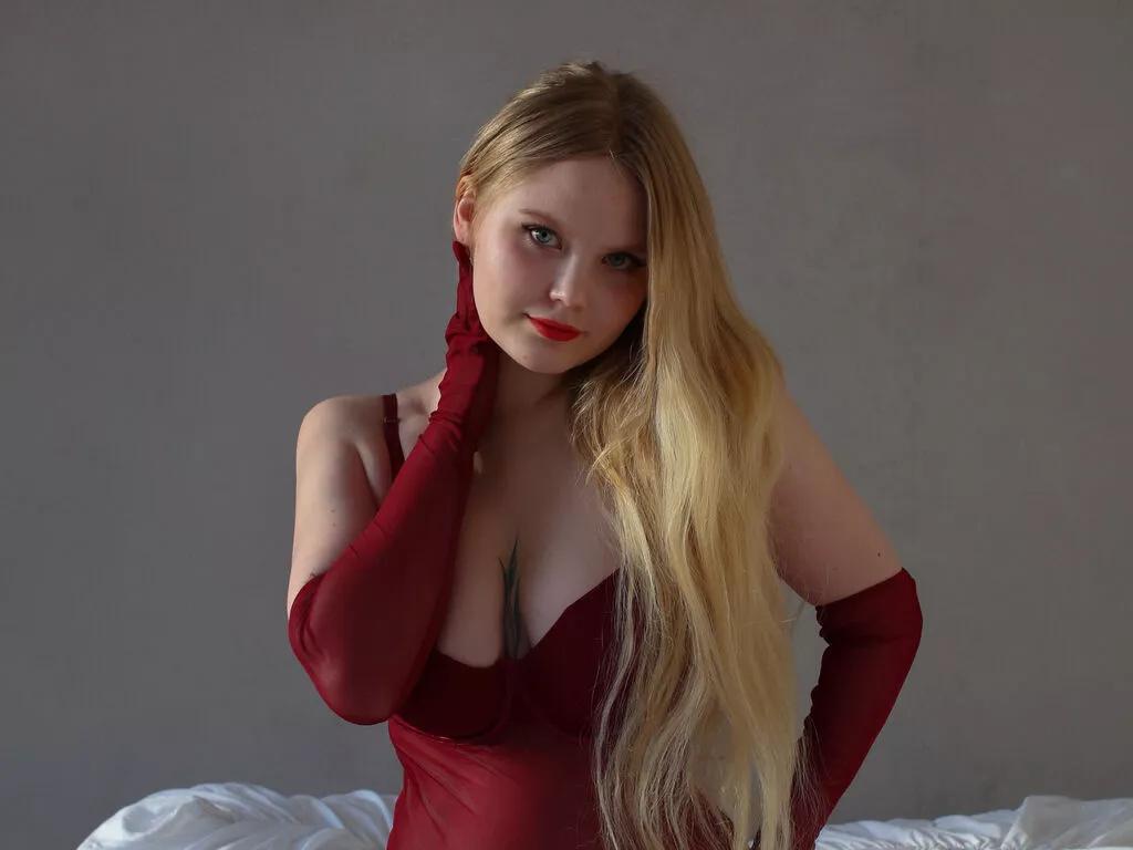 EssieeFanning on LiveJasmin 
