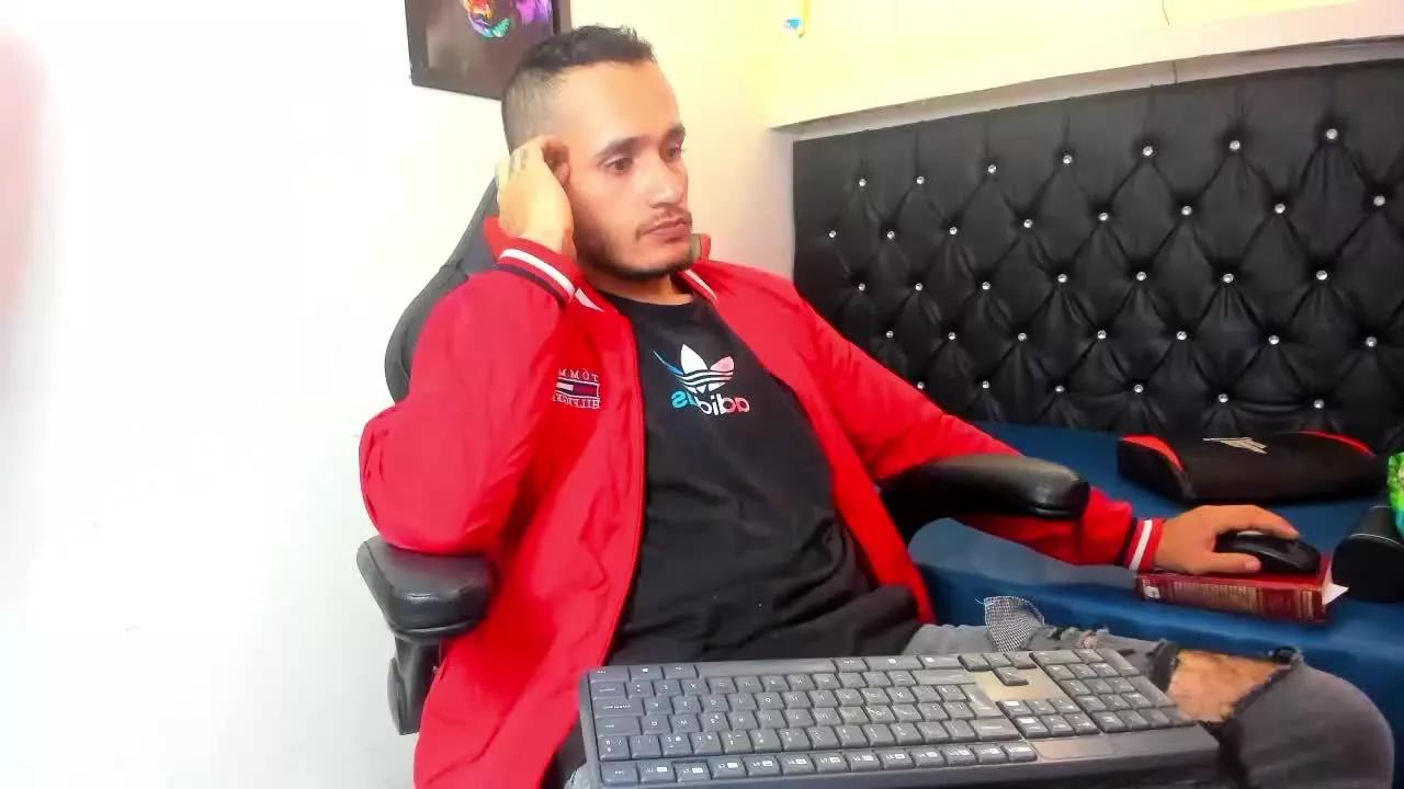 Axell_Cross77 on Streamray 