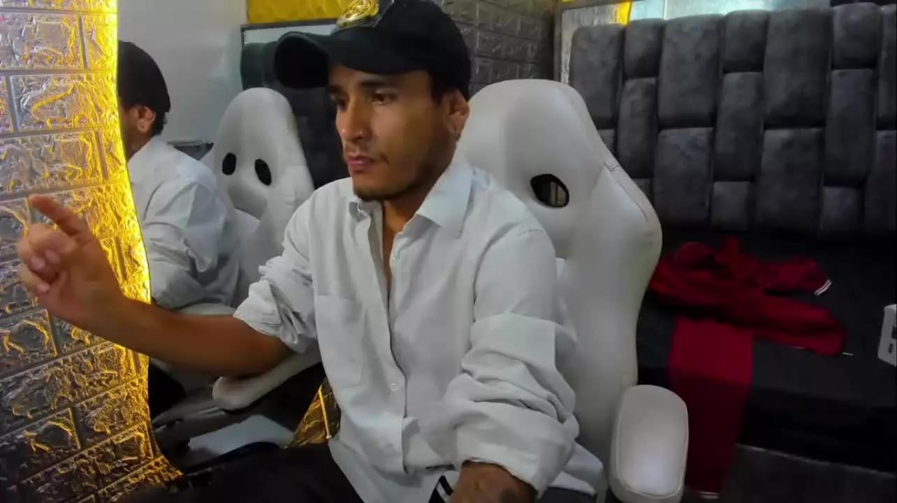 Axell_Cross77 on Streamray 