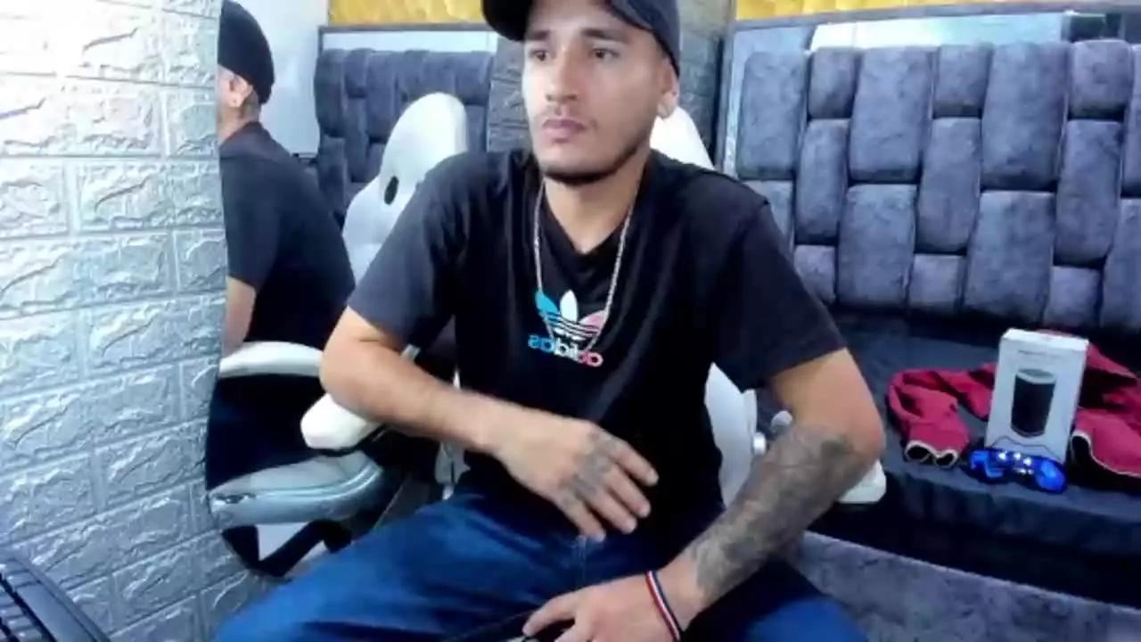 Axell_Cross77 on Streamray 