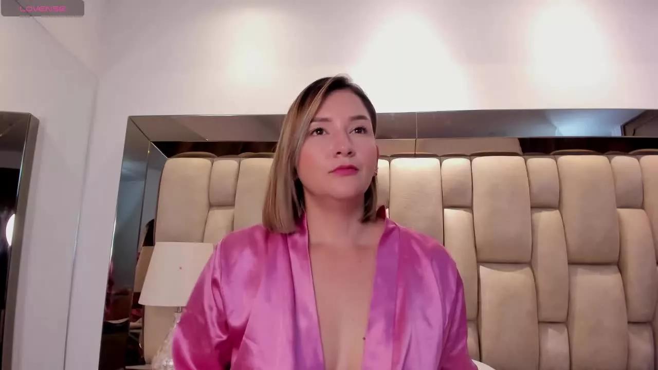 CristalBalwin on Streamray 