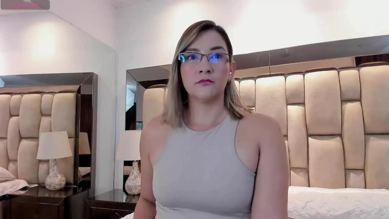 CristalBalwin on Streamray 