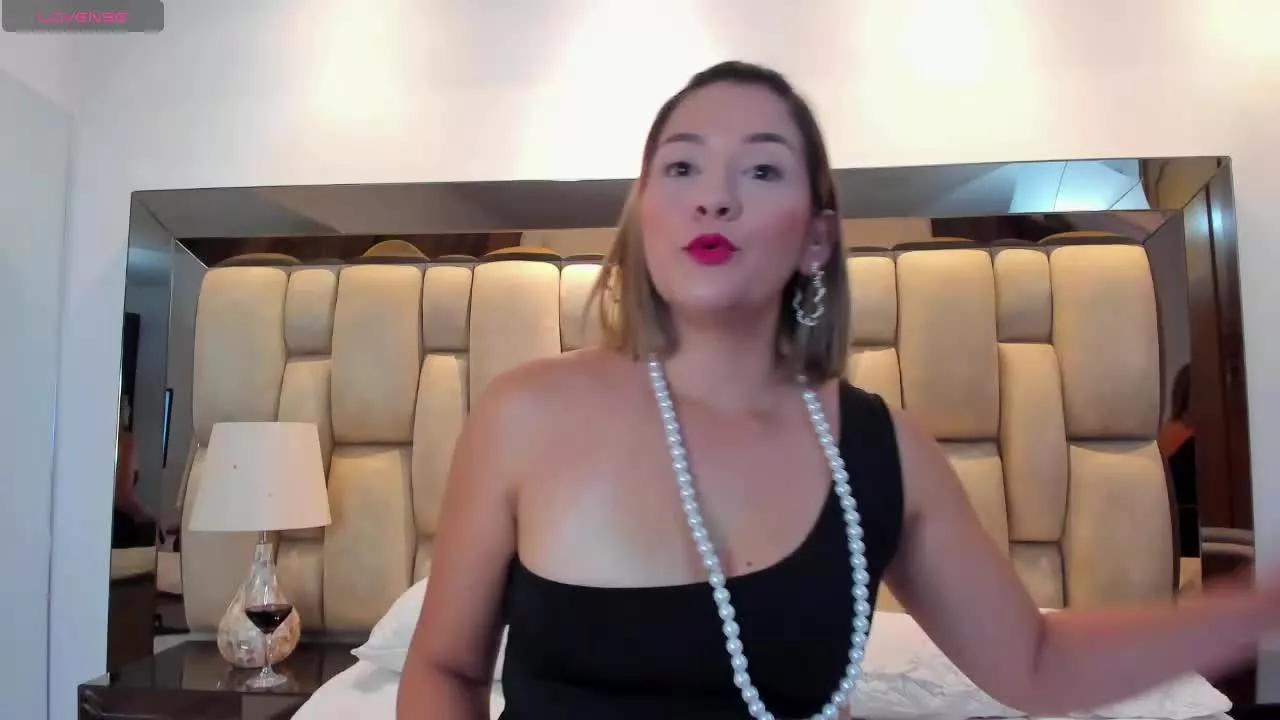 CristalBalwin on Streamray 