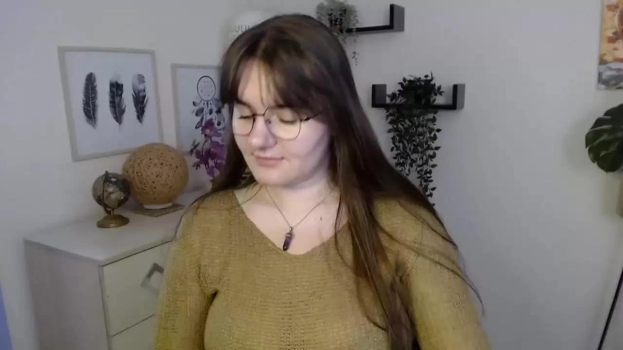 JulieDream on Streamray 