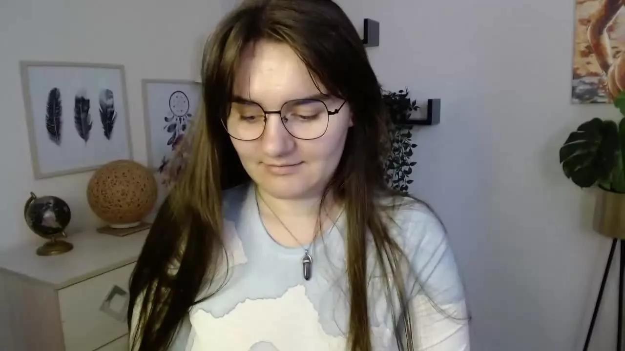 JulieDream on Streamray 