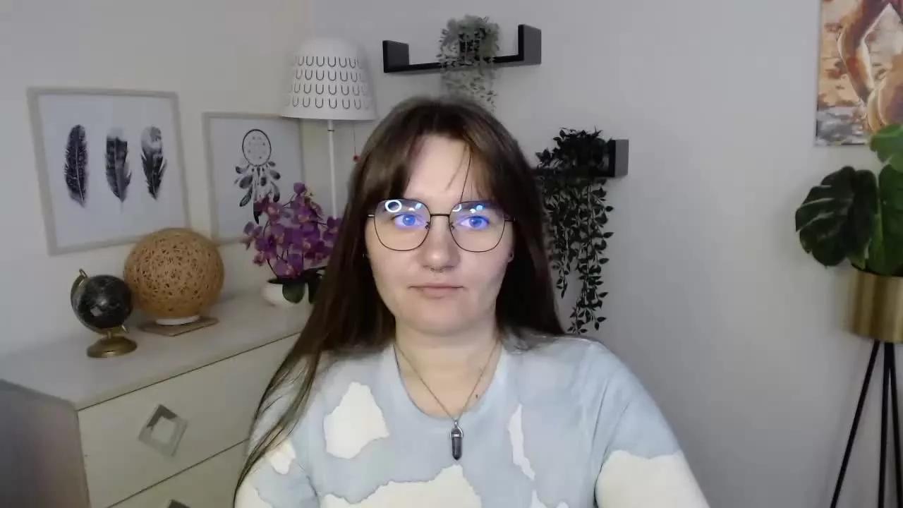 JulieDream on Streamray 