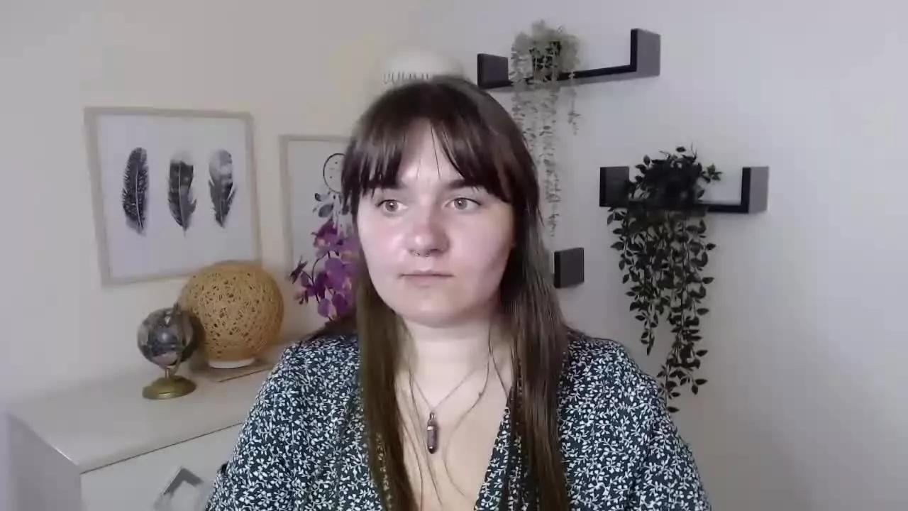 JulieDream on Streamray 