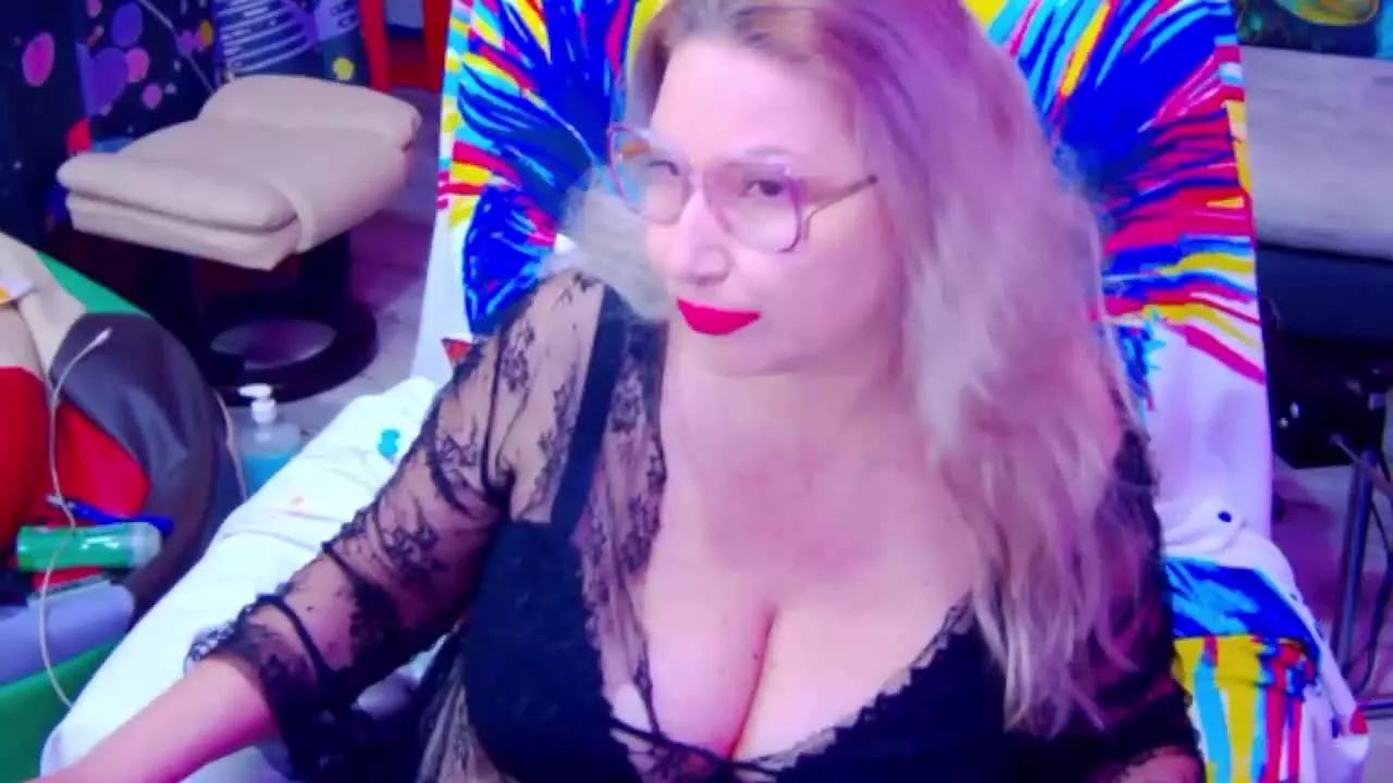 lisahotbabe on Streamray 