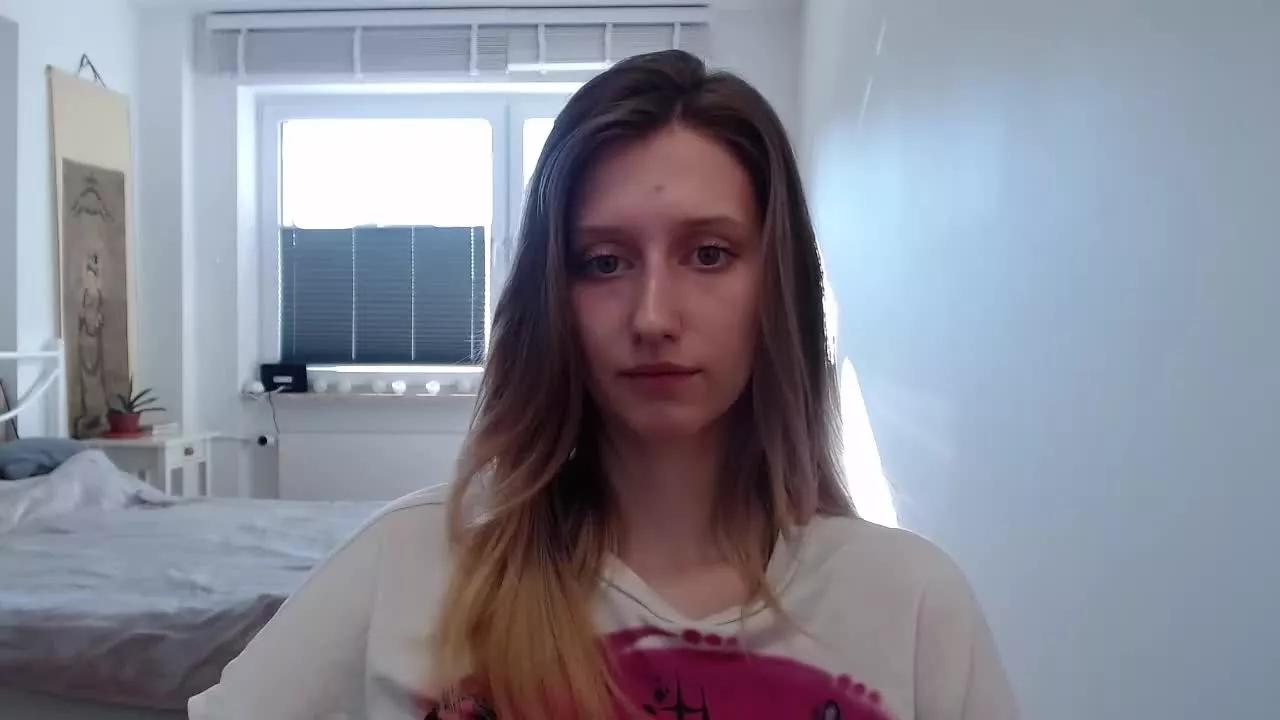 LunaCharm on Streamray 
