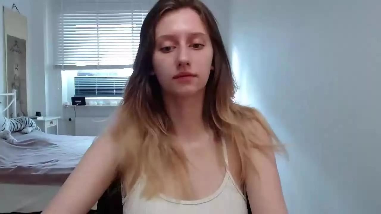 LunaCharm on Streamray 
