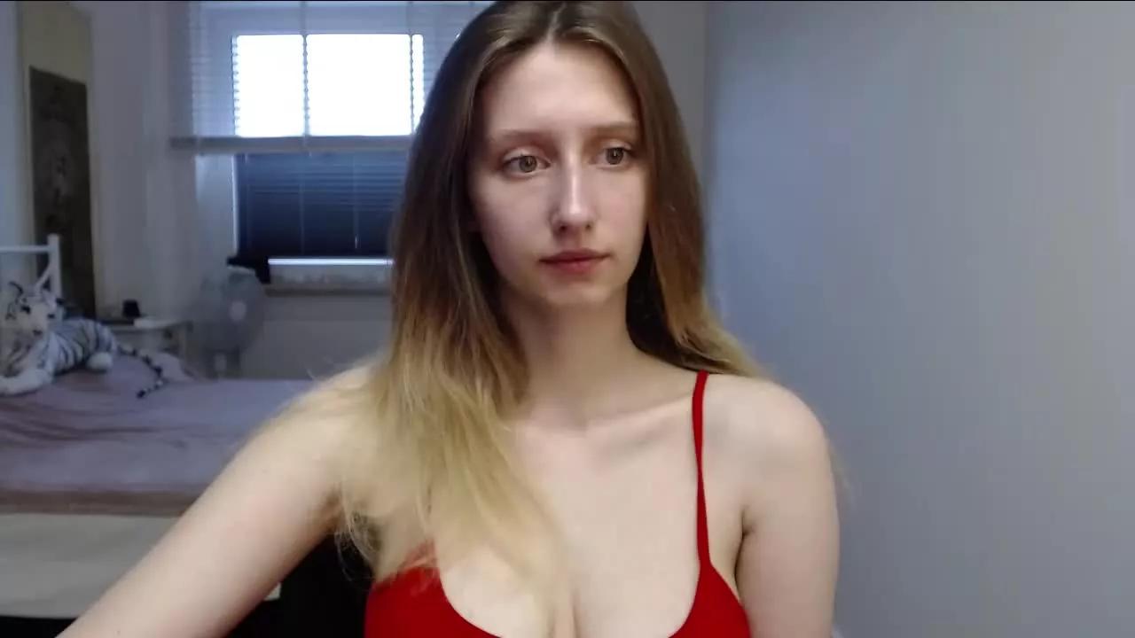 LunaCharm on Streamray 