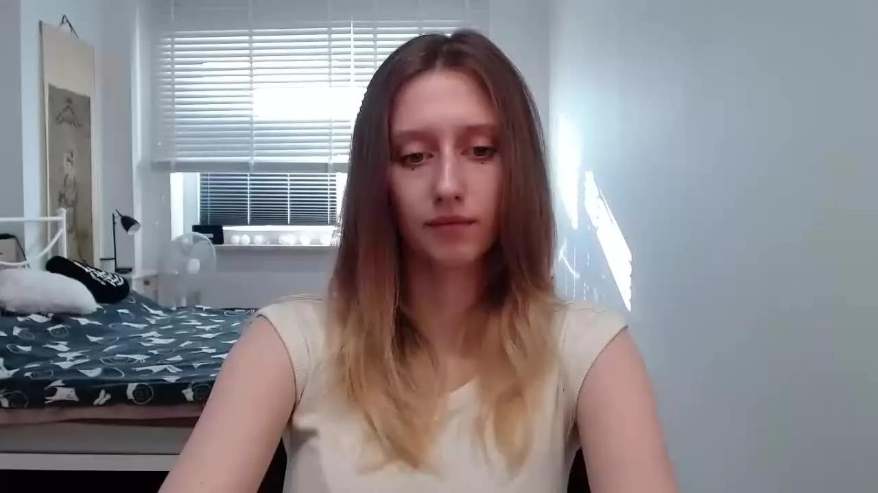 LunaCharm on Streamray 