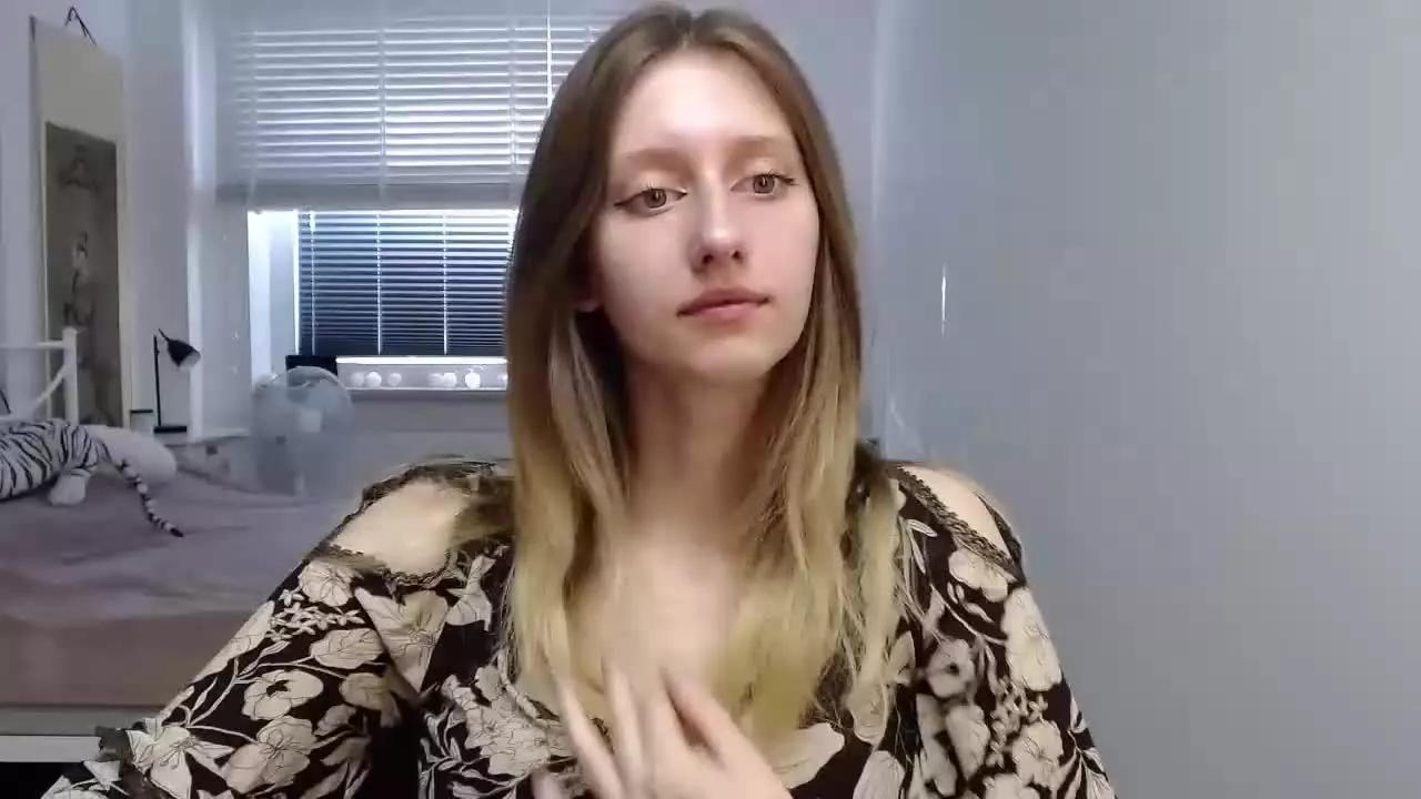 LunaCharm on Streamray 