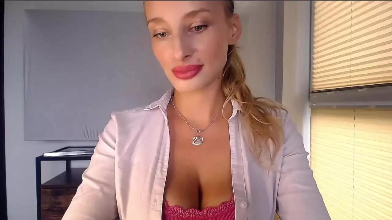 MarilynAmore on Streamray 