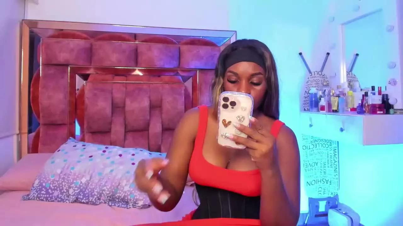 Mina_Holly on Streamray 