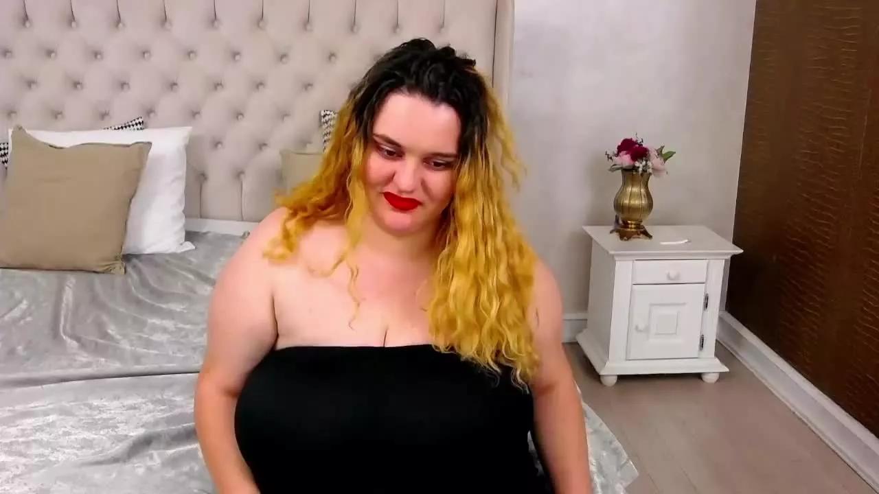 SaraCllaire on Streamray 