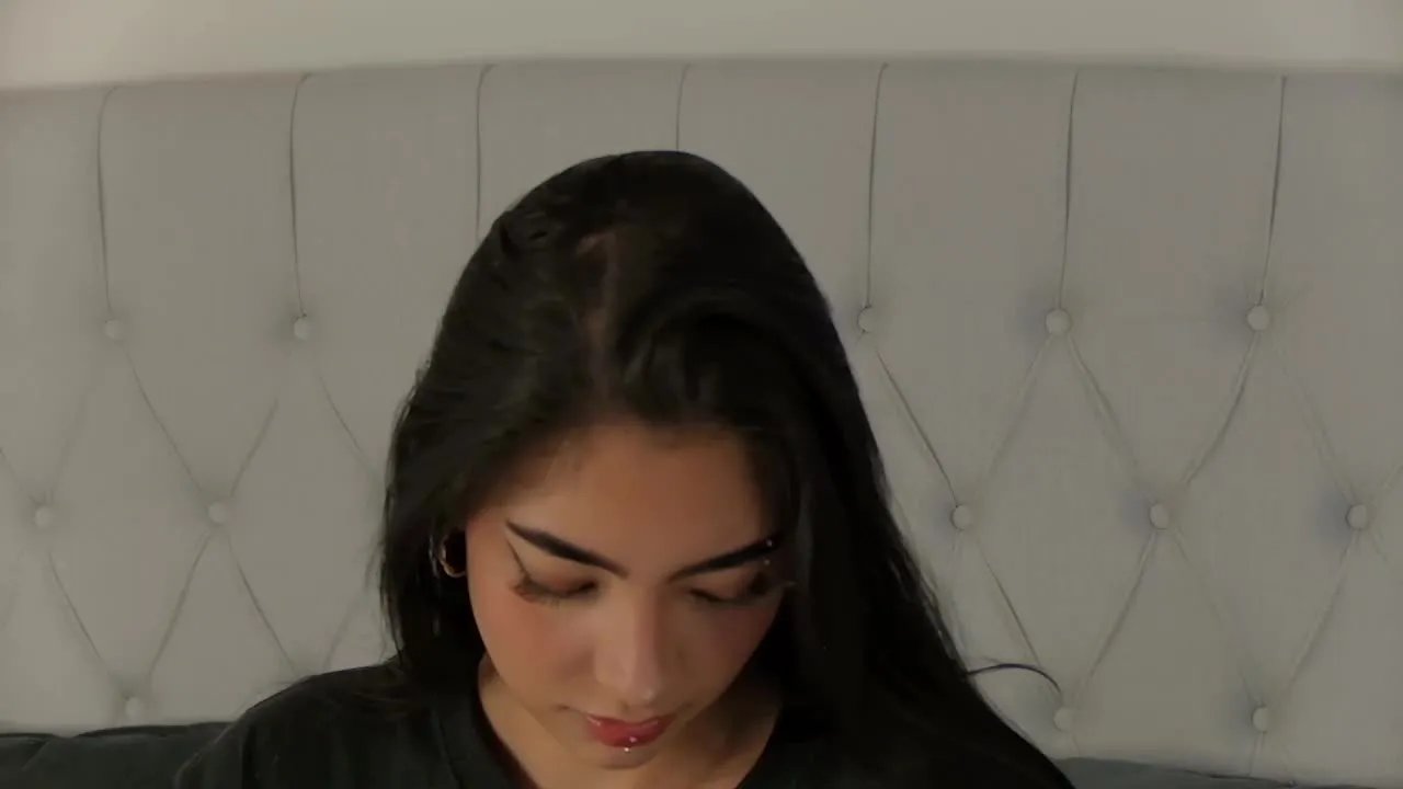 Offline VeronicaPonce on Streamray