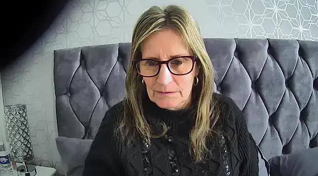 Additive_Mature_Linda on StripChat 