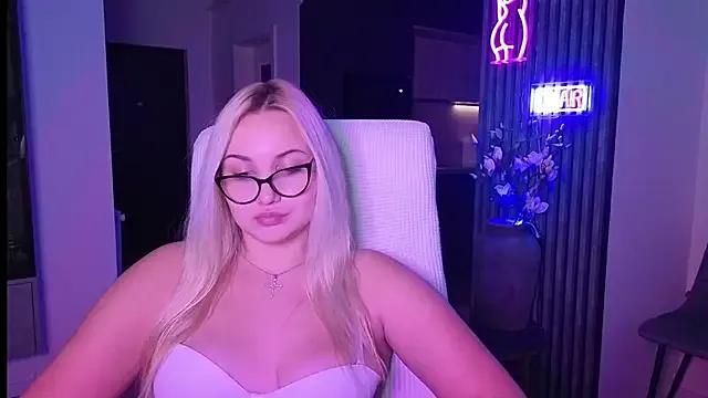 Hot Adrelaxina wants you to fuck her body now adrelaxina from StripChat