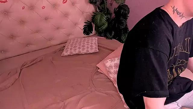 AlexxSweet on StripChat 
