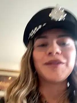 Masturbate to 23 years old alicee16 from StripChat alicee16 from StripChat