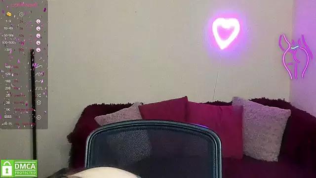 Alicia_redfollow on StripChat 