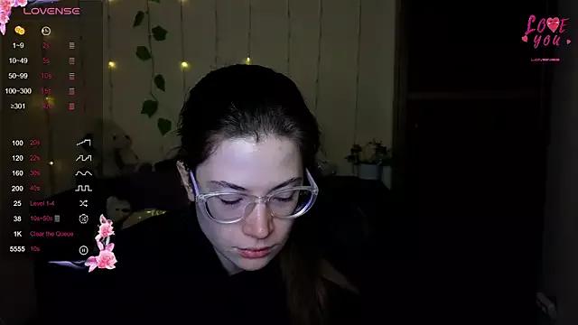 Alicia_redfollow on StripChat 
