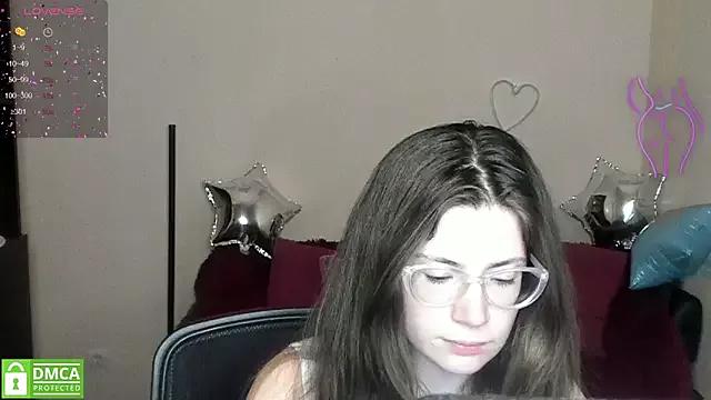 Alicia_redfollow on StripChat 