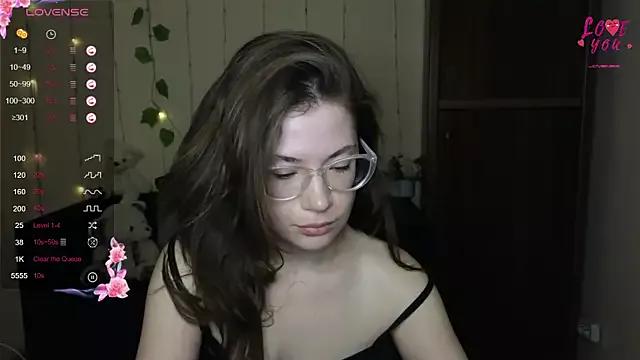 Alicia_redfollow on StripChat 