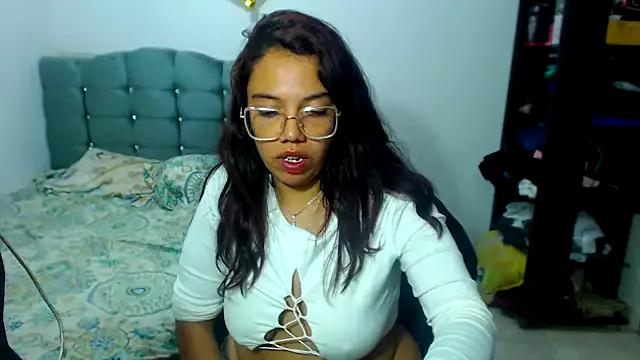 AmaraRoberts420 on StripChat 