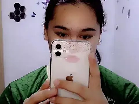 Annierose_ts on StripChat