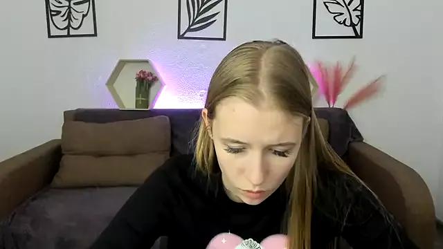 AnnNorriss on StripChat 