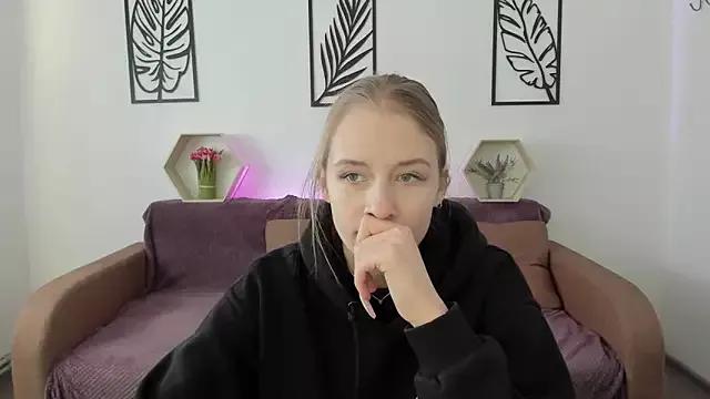 AnnNorriss on StripChat 