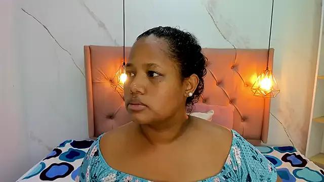 Belle_Brunette on StripChat 