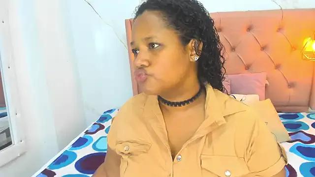 Belle_Brunette on StripChat 