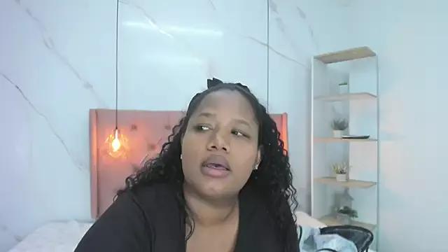 Belle_Brunette on StripChat 