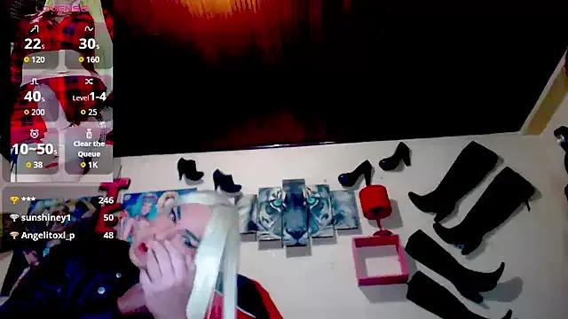 Freechat blondehot5v on StripChat