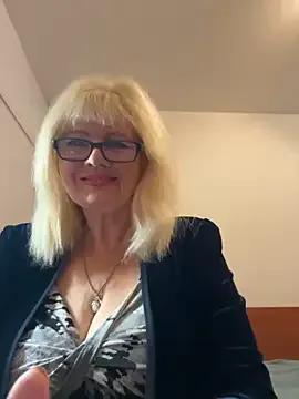 Admire StripChat's BoloshkaBlonda BoloshkaBlonda from StripChat