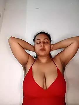 bumblebeegirl on StripChat 