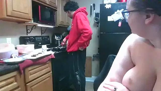 cheekychick420 on StripChat 