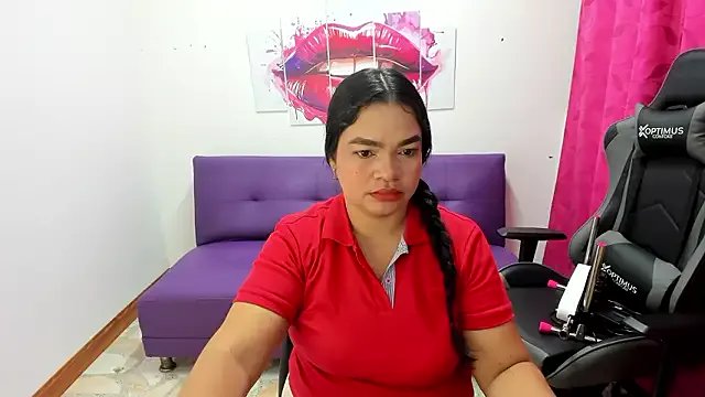 Cloe_35 on StripChat