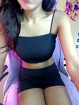 crezygirl0143 on StripChat 