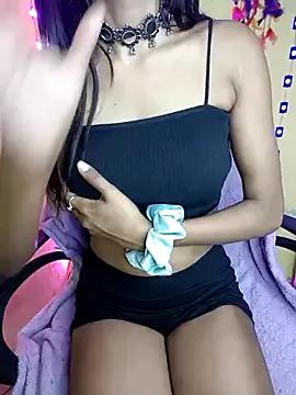 crezygirl0143 on StripChat 