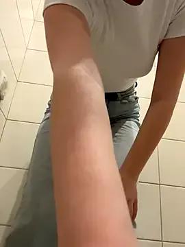 Cumonmme from StripChat