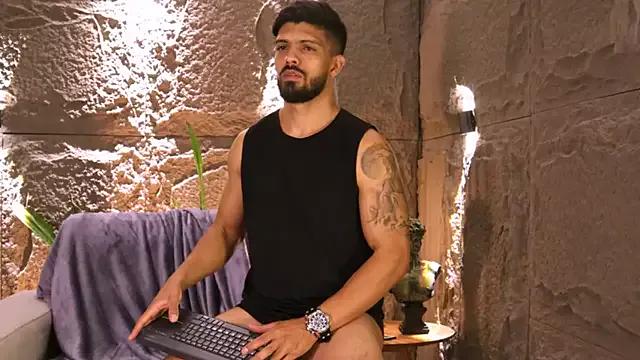 DannSaenz on StripChat 